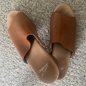 Camel colored Dansko slip on clogs